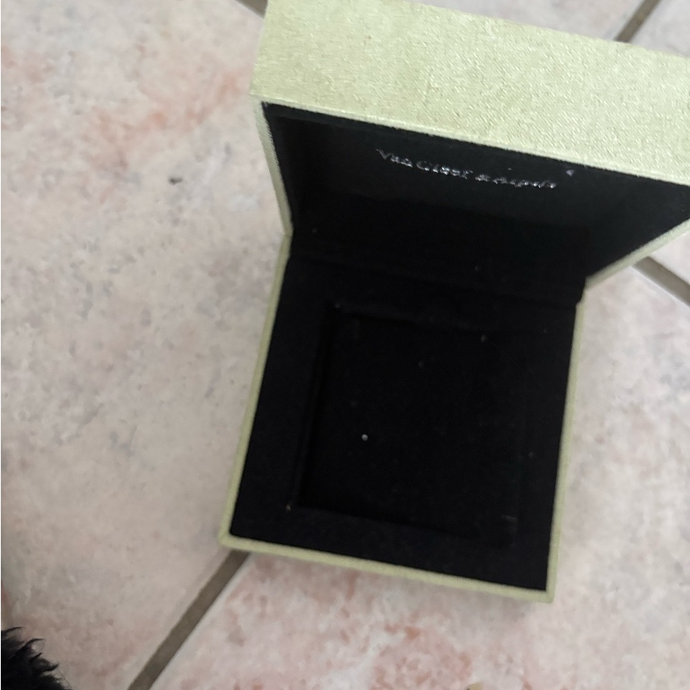 Van Cleef & Arpels necklace storage accessory jewelry Ring Box bracelet - Picture 5 of 6